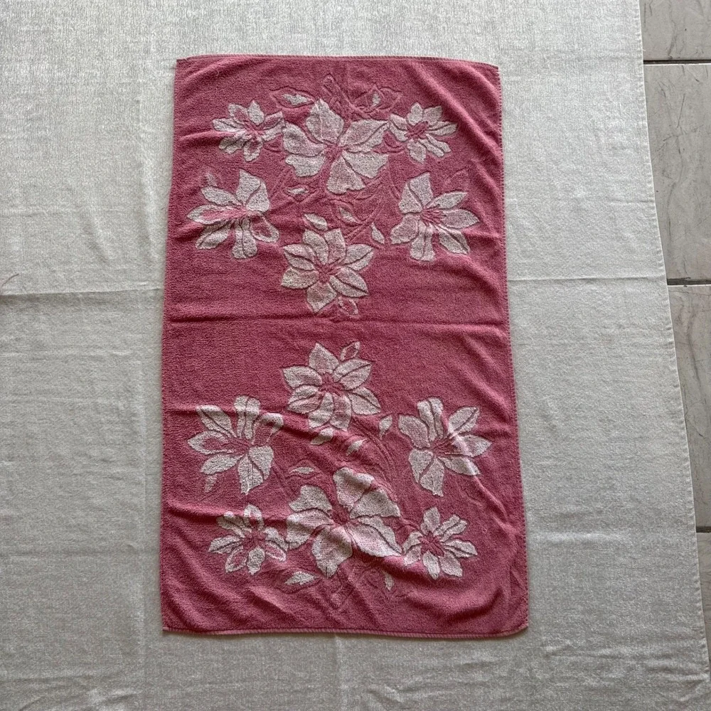 Vintage Pink Floral Bath Towel Lot 4 Cottage Granny Core Burgundy Retro Bath Vtg
